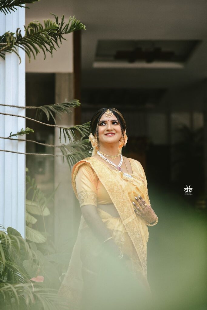 Girl wearing a mekhela chador.