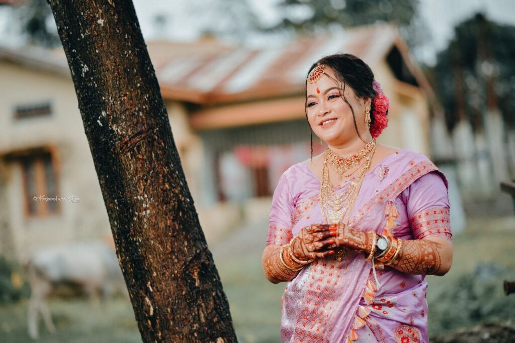 A smiling bride.