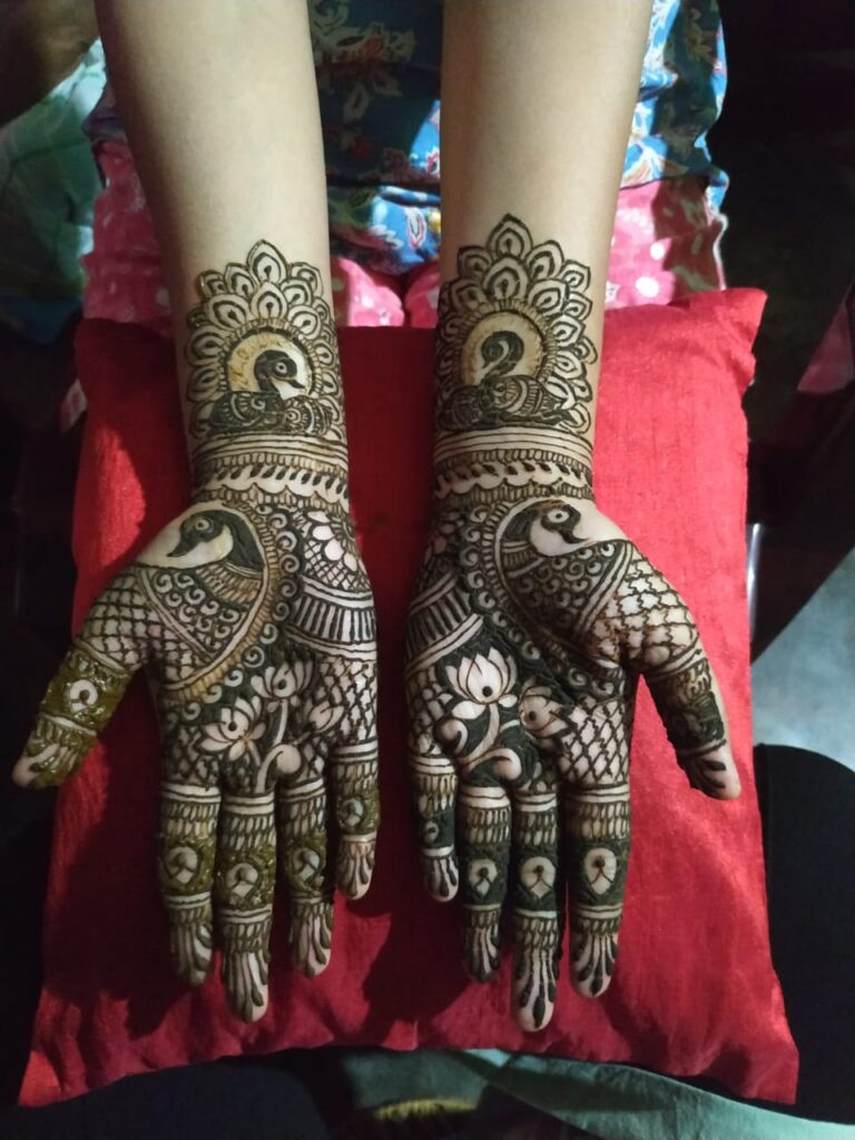Mehndi design for hands.